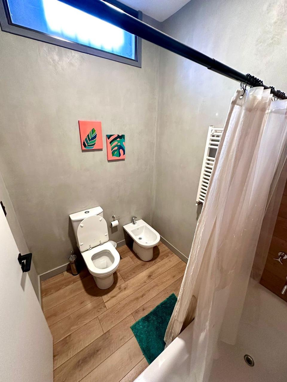 Casa de 2 Plantas con Pileta, Jardín y Parrilla – Quintana 520