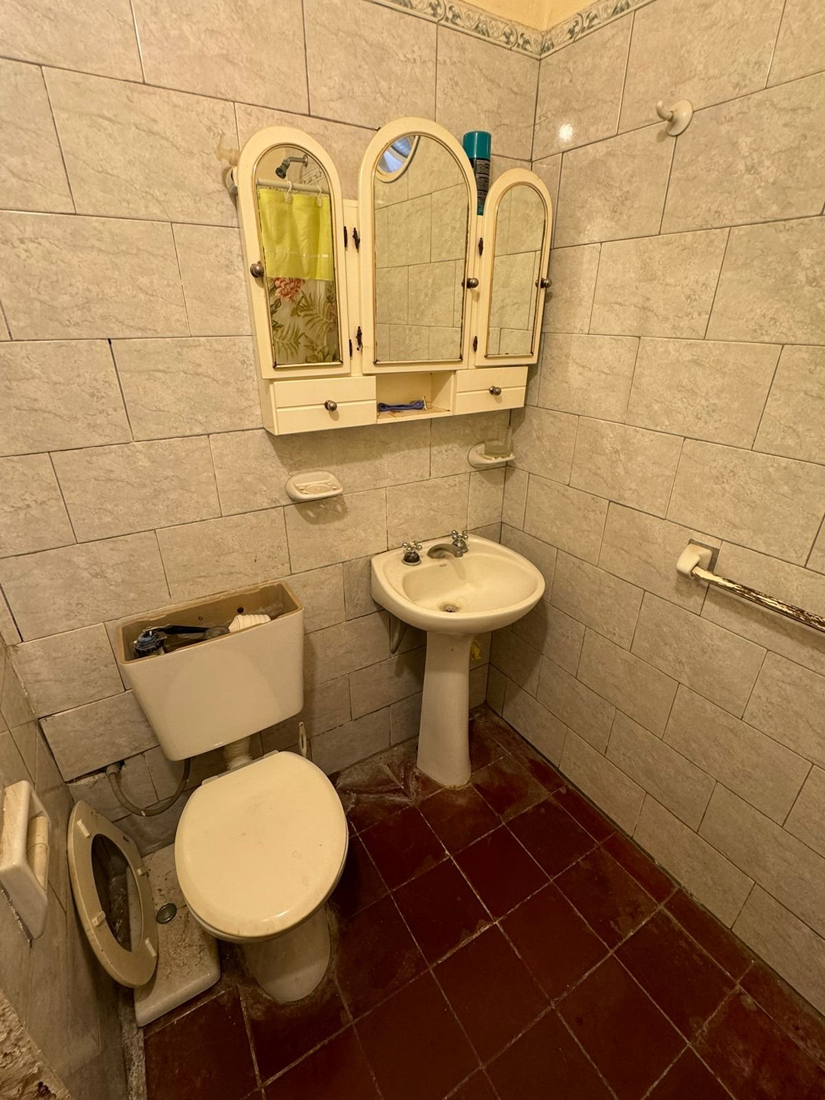Casa de 2 Dormitorios con Galpón y Parrilla – Misiones 436 – USD 60.000