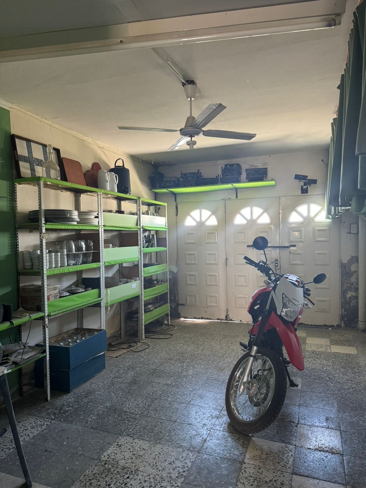 Casa de 2 Dormitorios con Galpón y Parrilla – Misiones 436 – USD 60.000