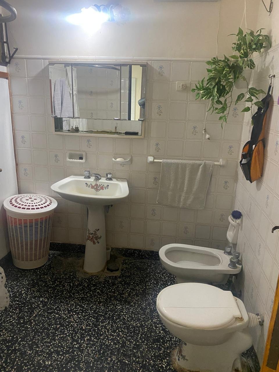 Casa en venta en la calle San Martin e Irigoyen en localidad de Monte Nievas, LP