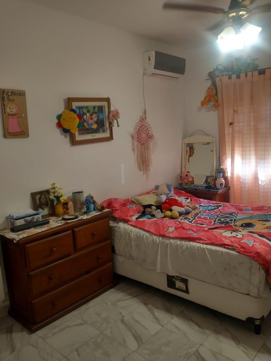 Venta y permuta de casa en la localidad de Uriburu