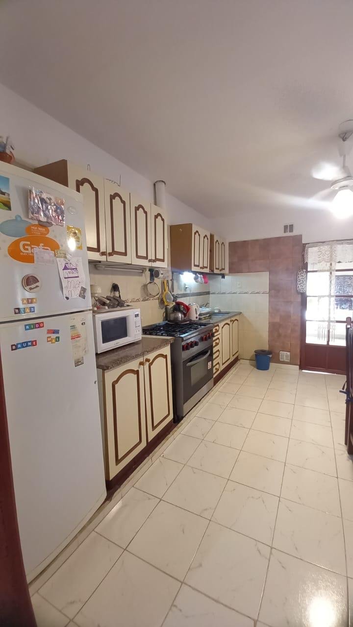 Venta y permuta de casa en la localidad de Uriburu