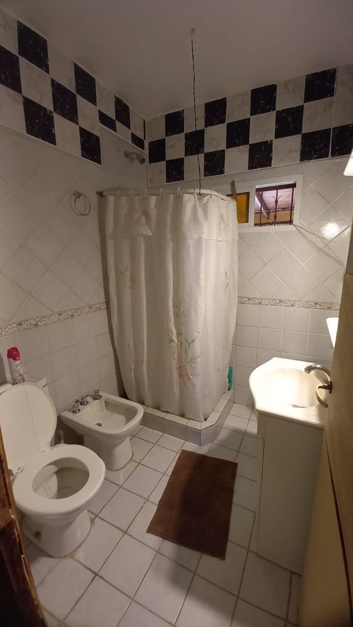Venta y permuta de casa en la localidad de Uriburu
