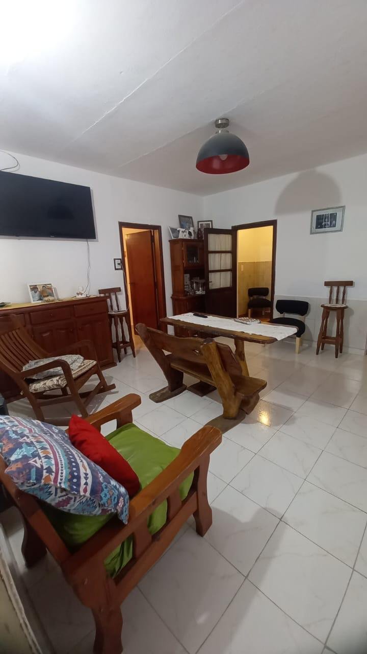 Venta y permuta de casa en la localidad de Uriburu