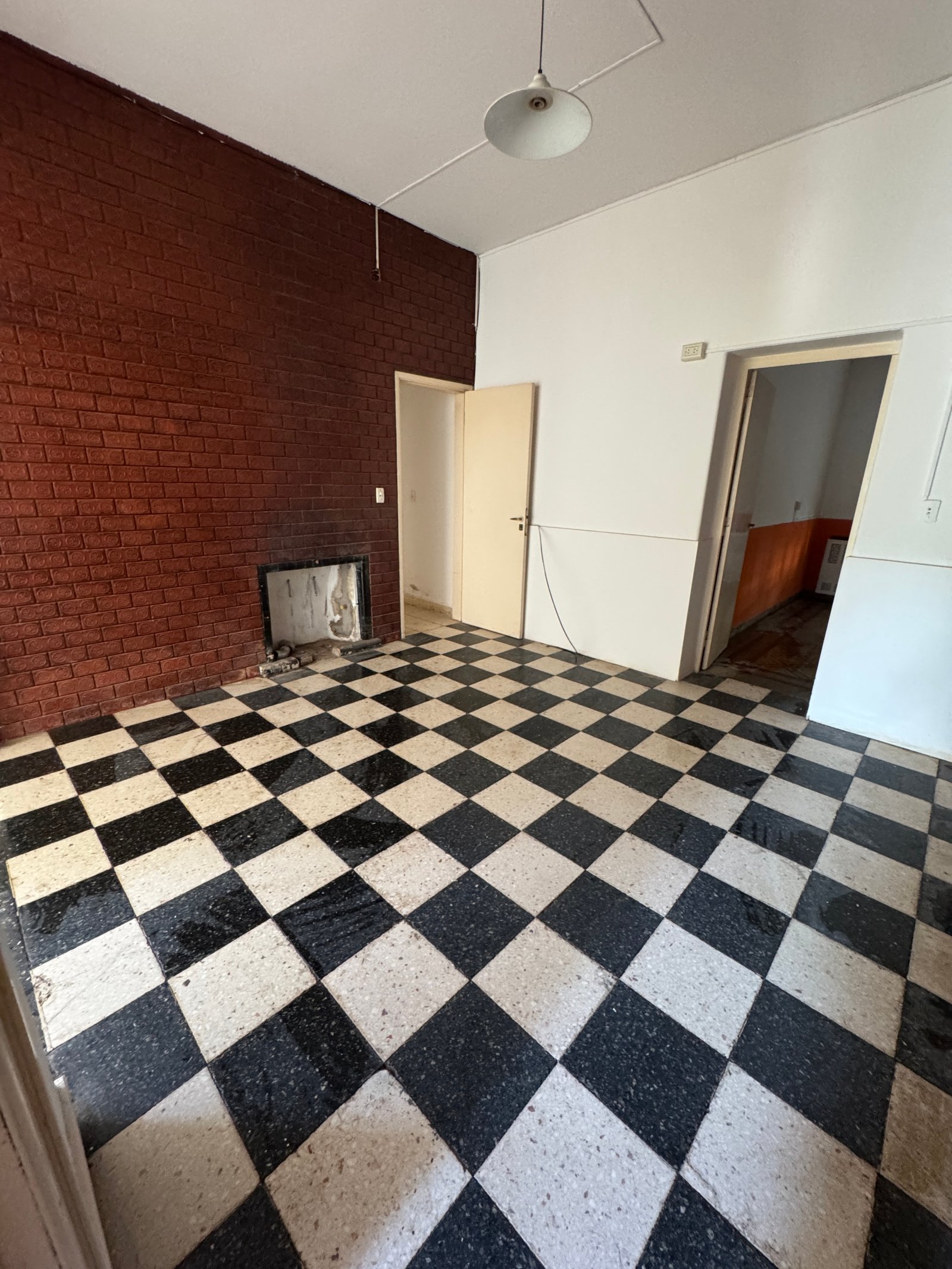 Casa en venta en calle Libertad y Estrada