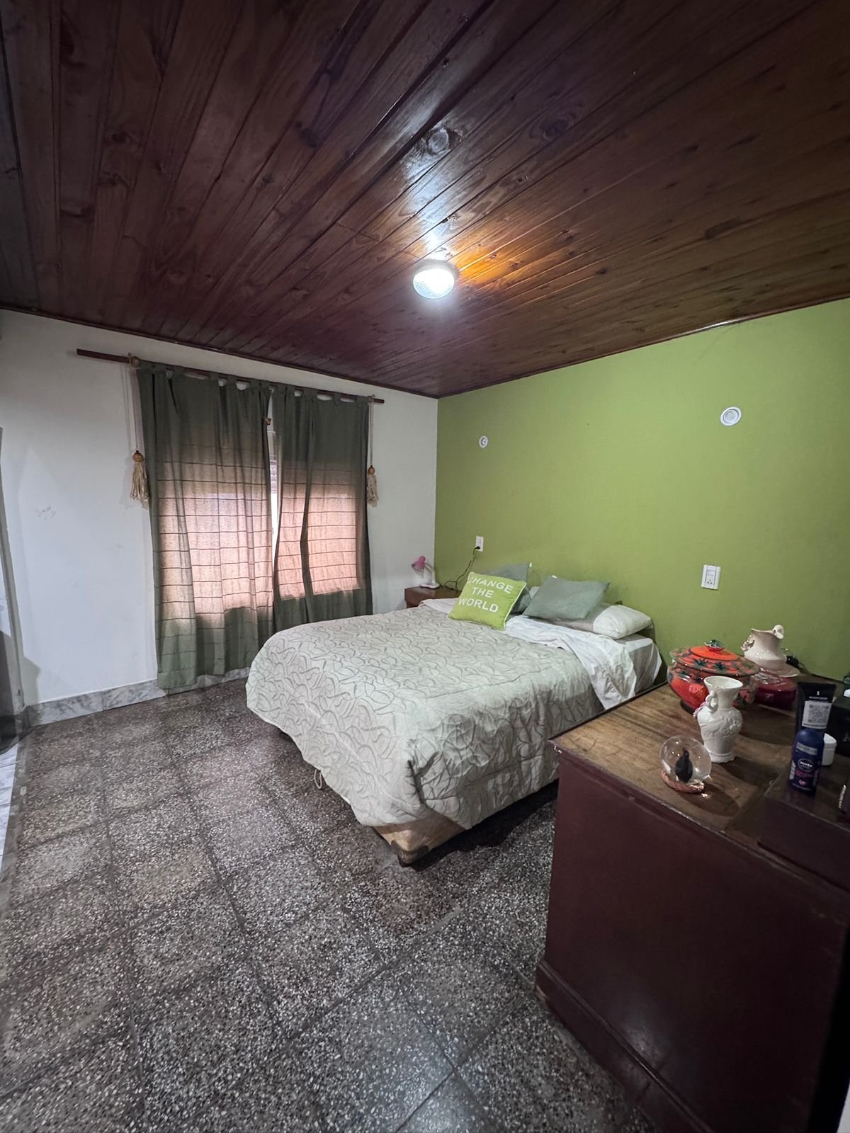 Salón comercial esquina Av. Felice y Av. Perón