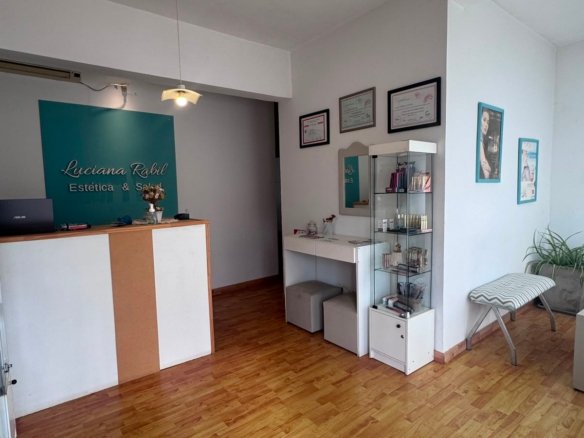 Se VENDE salón comercial de 68 m2